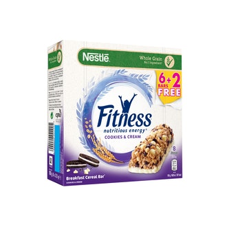 Nestlé Fitness 8X23.5g Cookies & Cream Valkosuklainen Viljapatukka Kaakaokeksin Paloilla